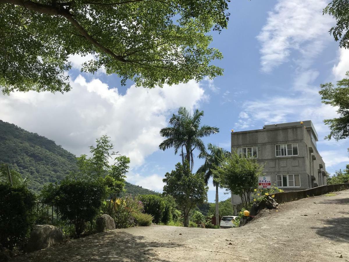 Chihpen Lucky Hot Spring B&B Wenquan Exterior photo